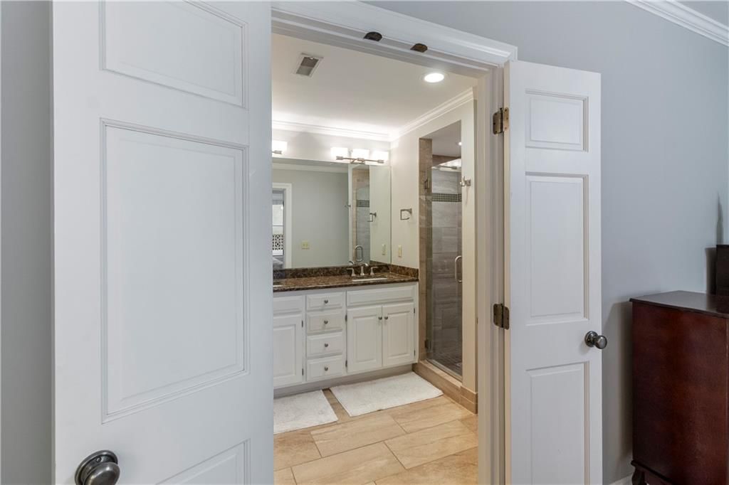 229 Ward Parkway — photo 18