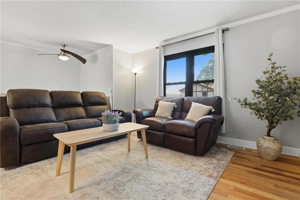 447 Trant Street — photo 8