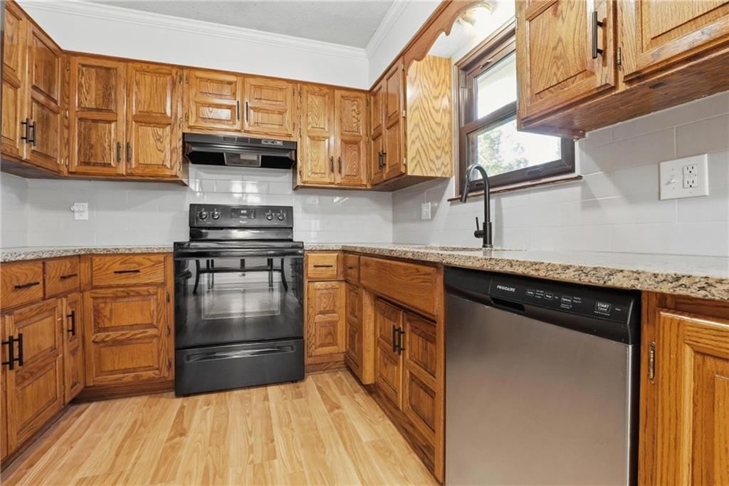 447 Trant Street — photo 13