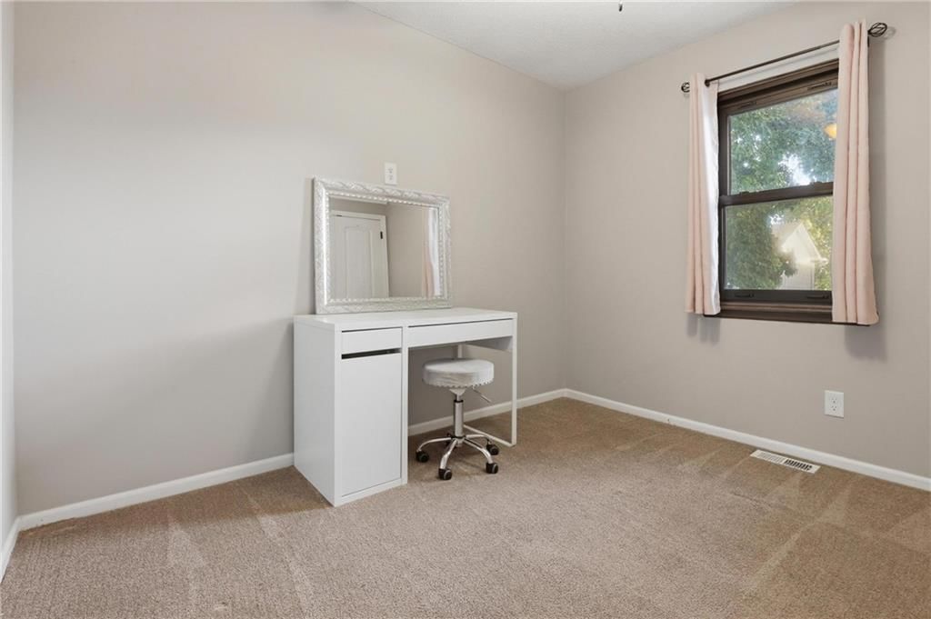 447 Trant Street — photo 25