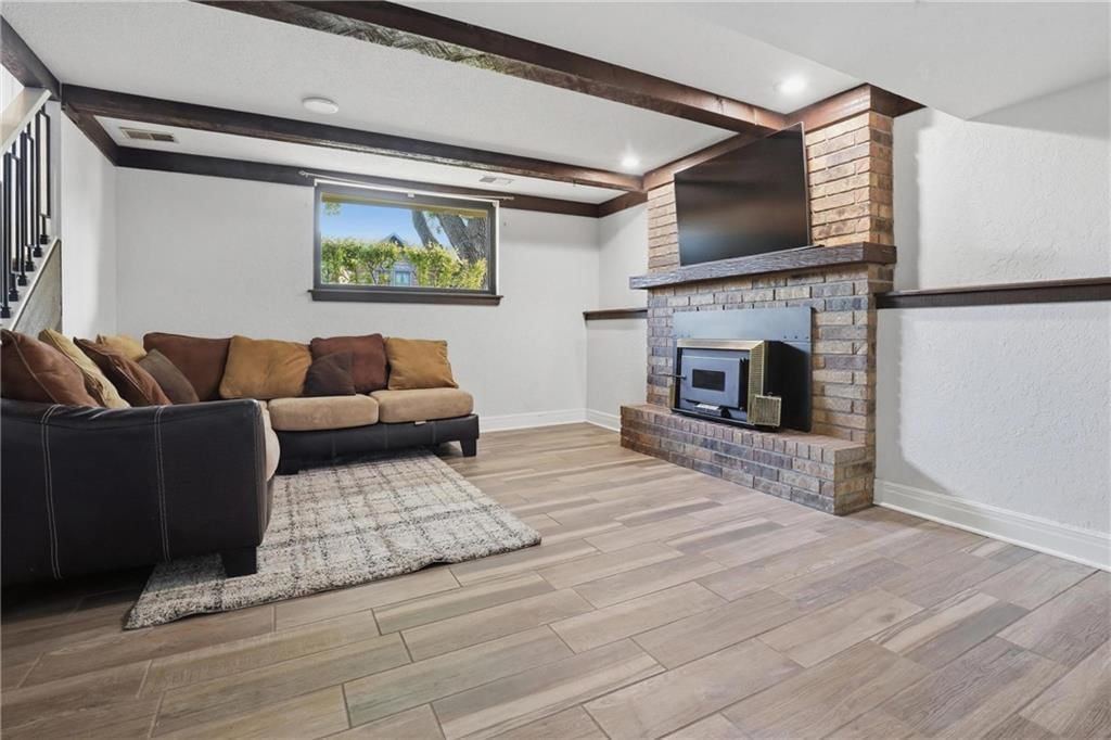 447 Trant Street — photo 30