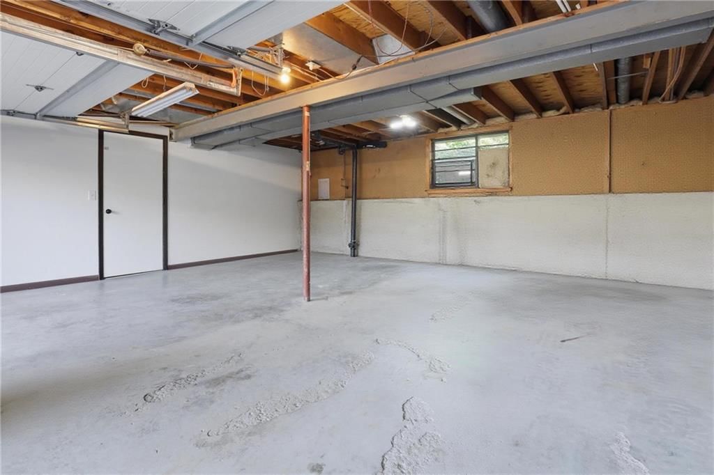 447 Trant Street — photo 34