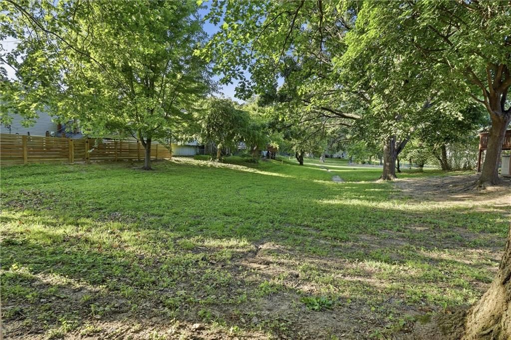 447 Trant Street — photo 37