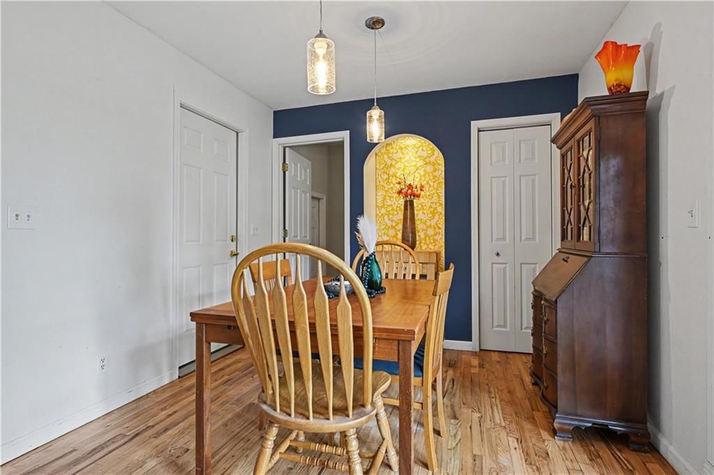2220 Learnard Avenue — photo 10