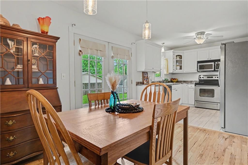 2220 Learnard Avenue — photo 12