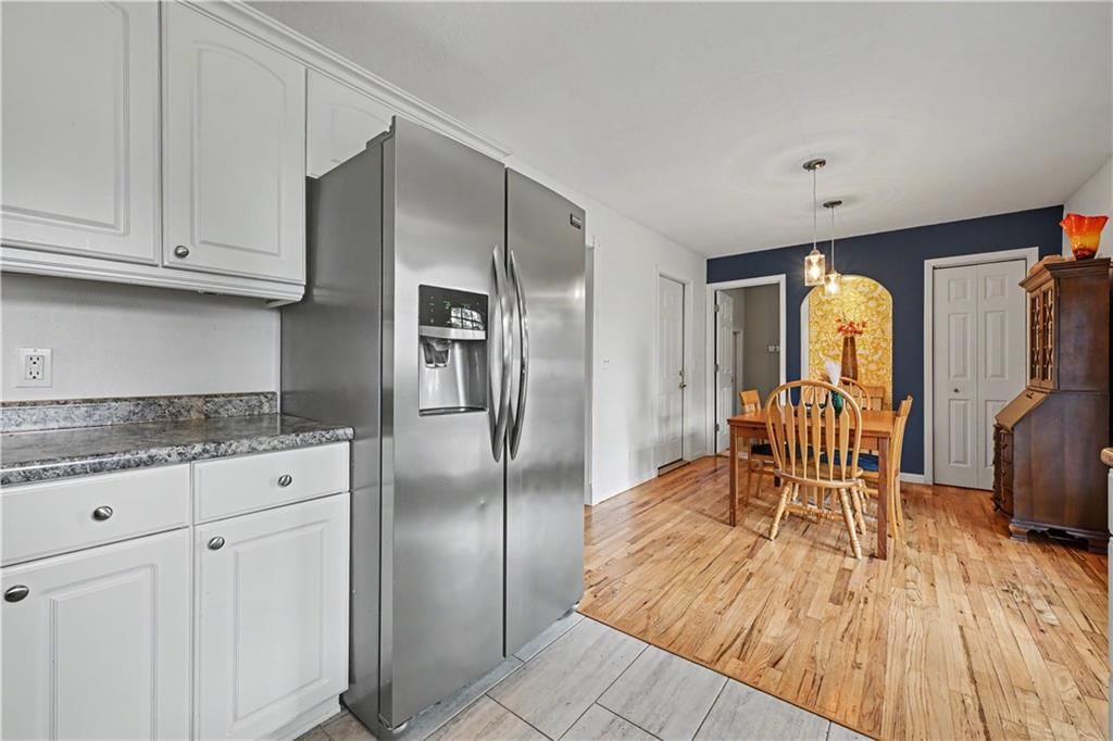2220 Learnard Avenue — photo 16
