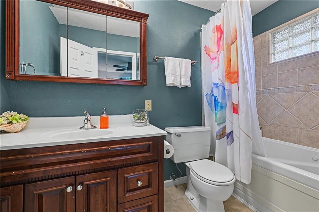 2220 Learnard Avenue — photo 20