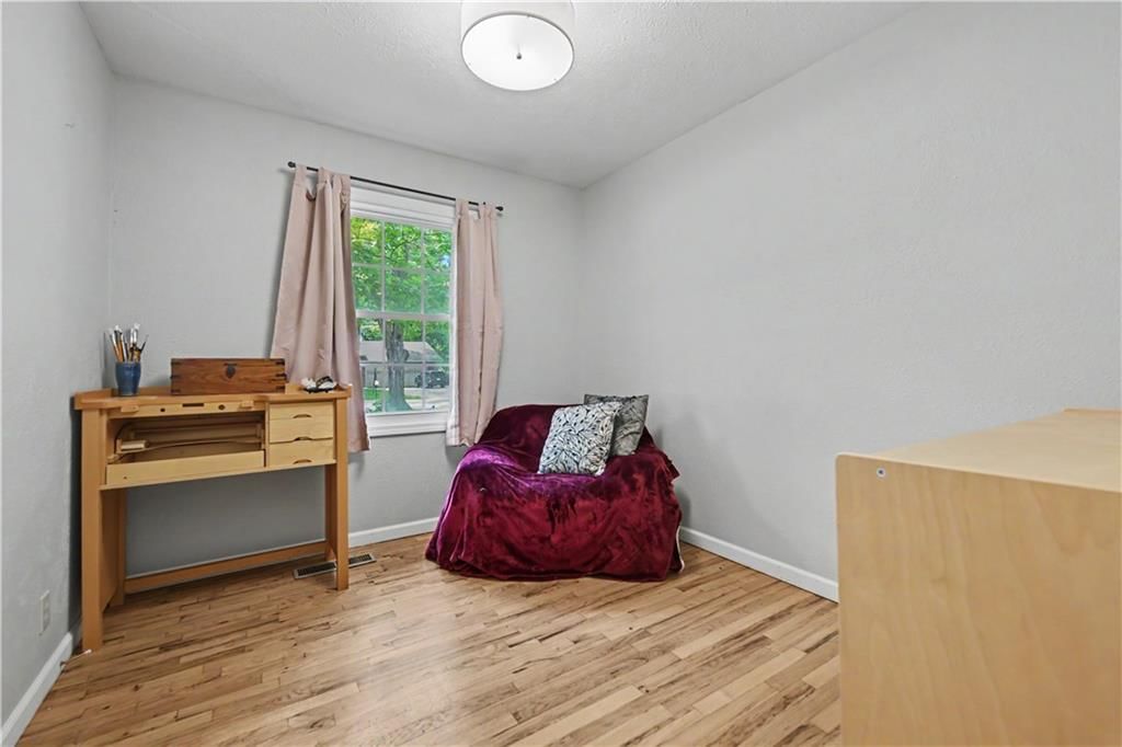 2220 Learnard Avenue — photo 21