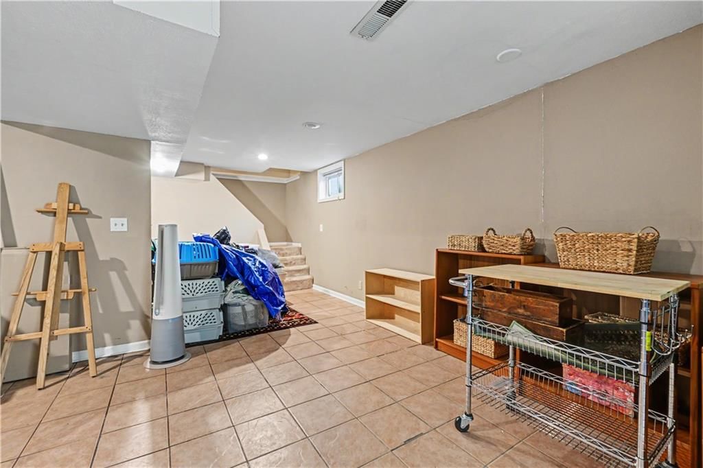 2220 Learnard Avenue — photo 25