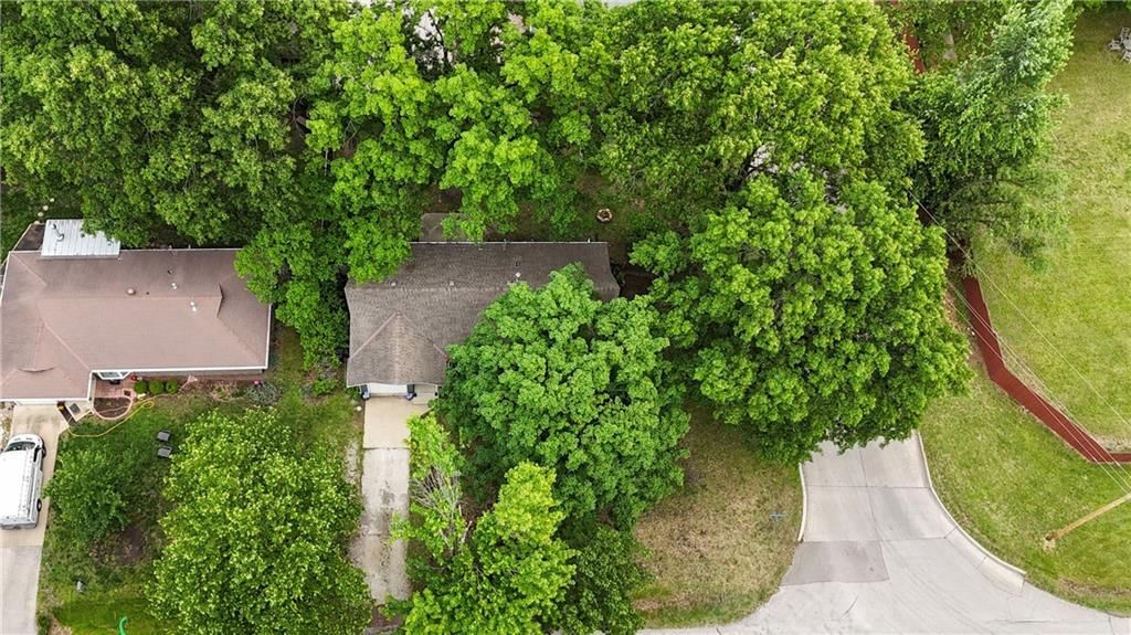 2220 Learnard Avenue — photo 33