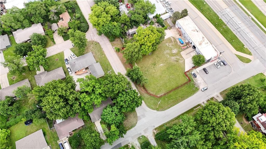 2220 Learnard Avenue — photo 34