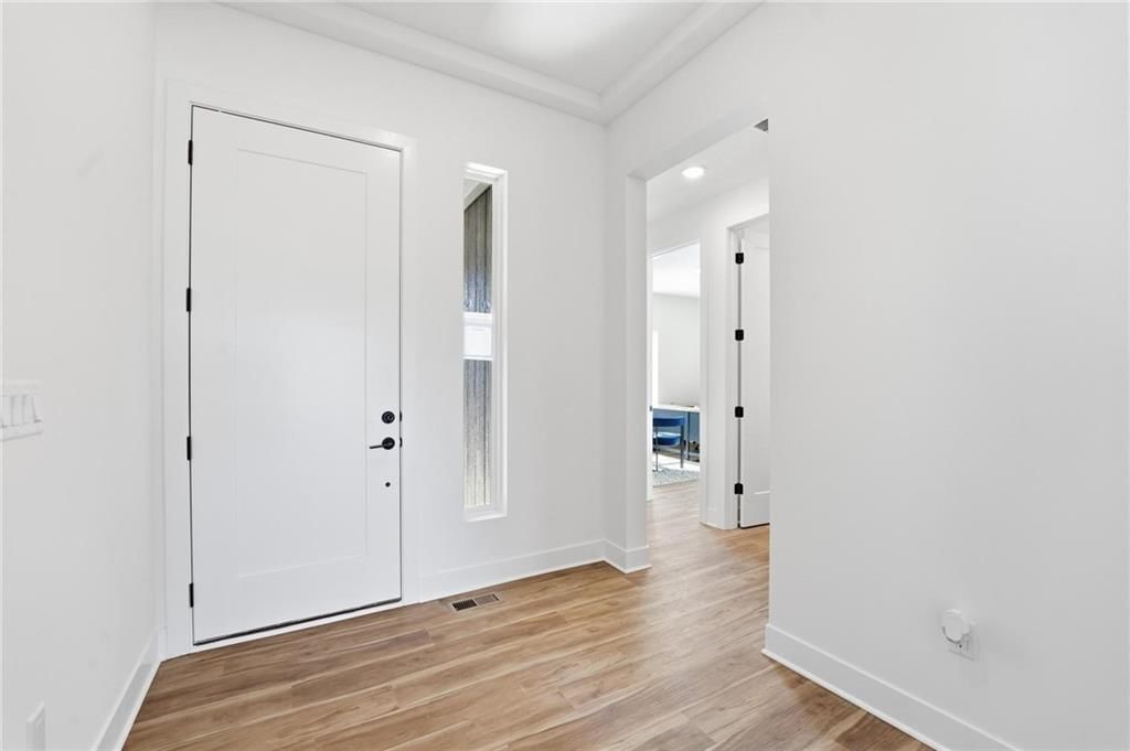 1835 Woodward Circle — photo 2