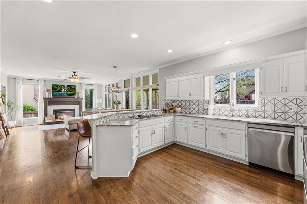 12316 Rosewood Street — photo 9