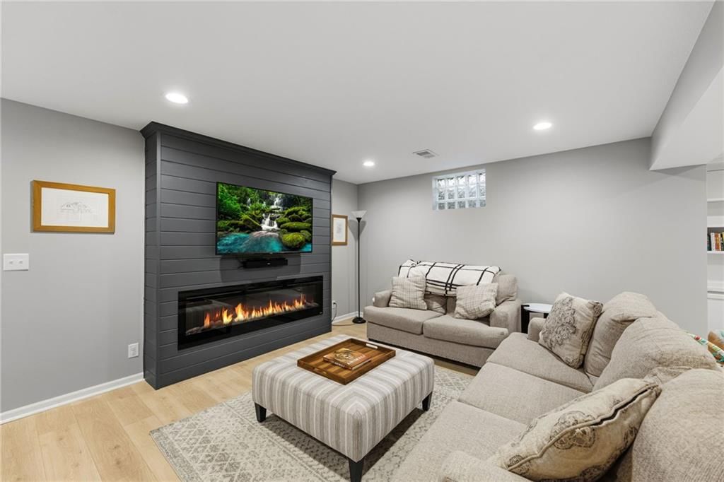 12316 Rosewood Street — photo 32