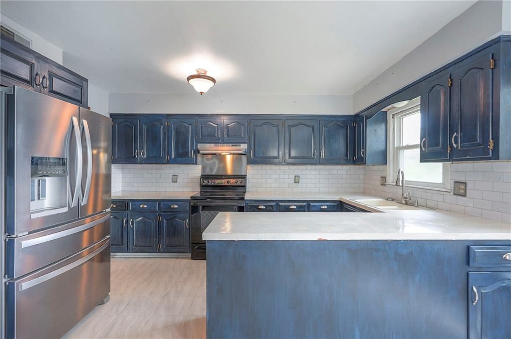309 NE Country Lane — photo 16