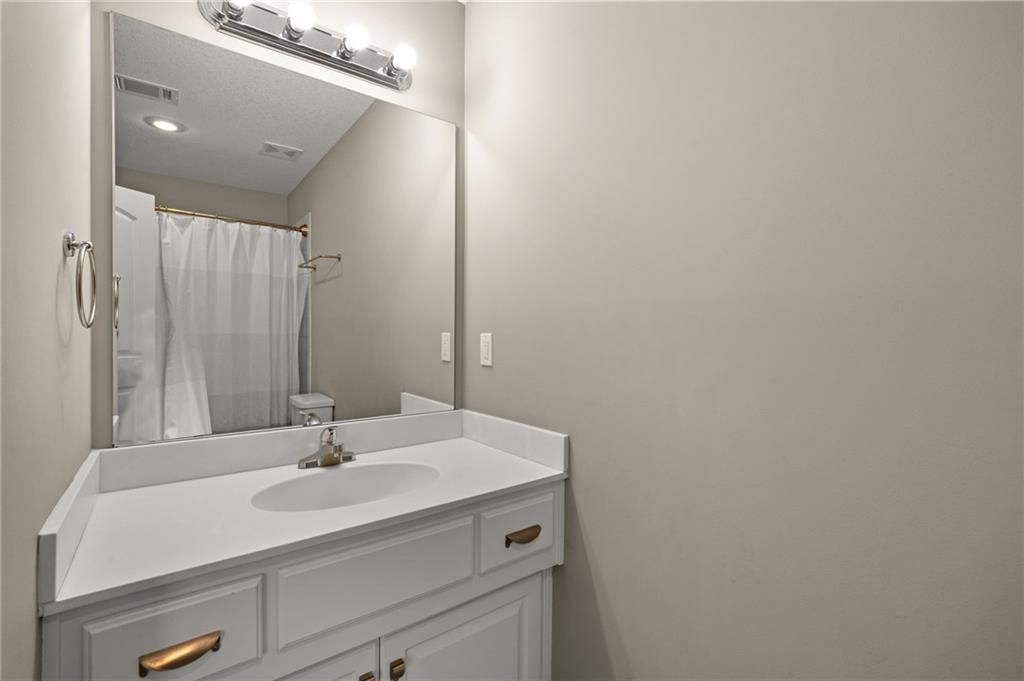 16424 Perry Street — photo 37