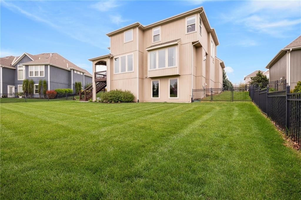 16424 Perry Street — photo 48