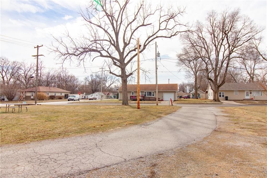 755 W Clay Street — photo 10
