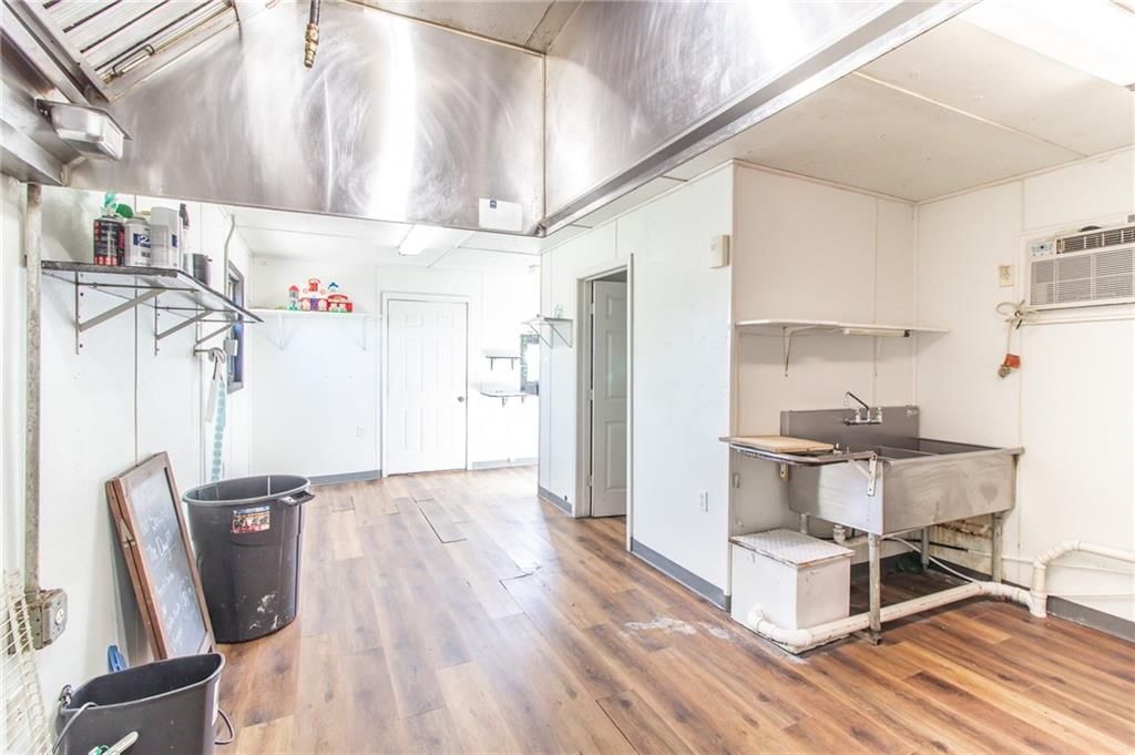 755 W Clay Street — photo 12