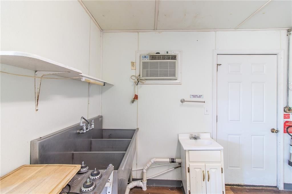 755 W Clay Street — photo 15