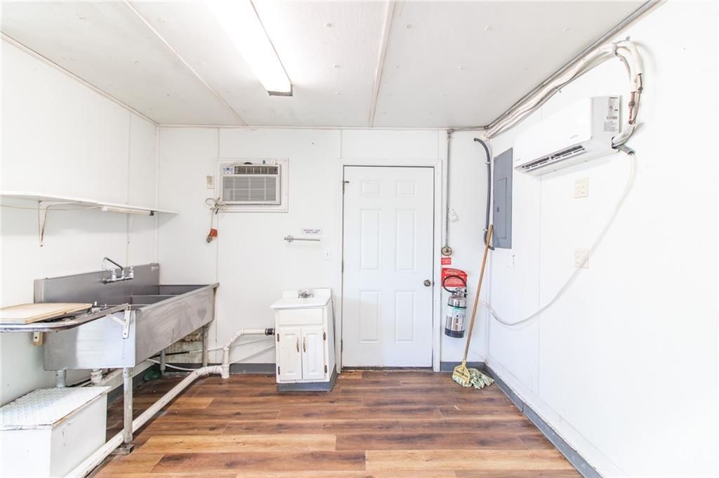 755 W Clay Street — photo 16