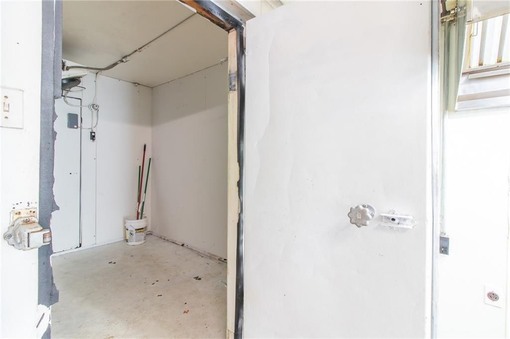 755 W Clay Street — photo 17