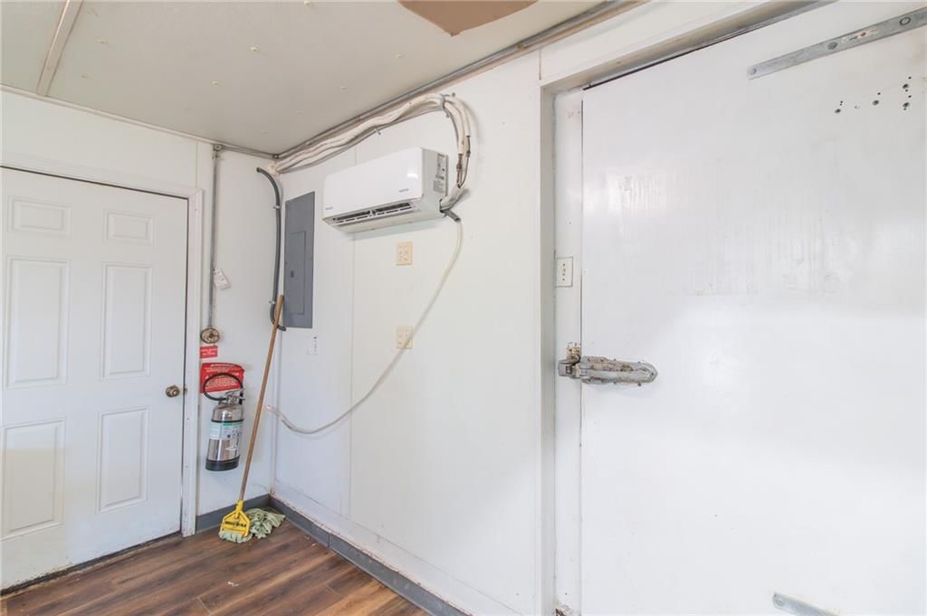 755 W Clay Street — photo 20