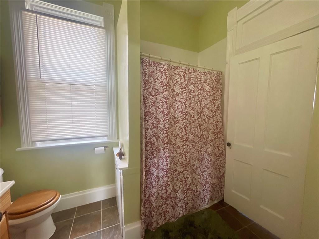 422 E 1st Street — photo 18