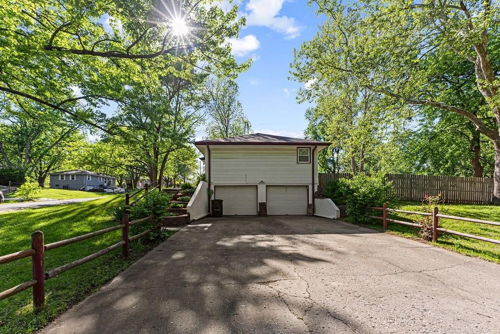332 Lincoln Drive — photo 15