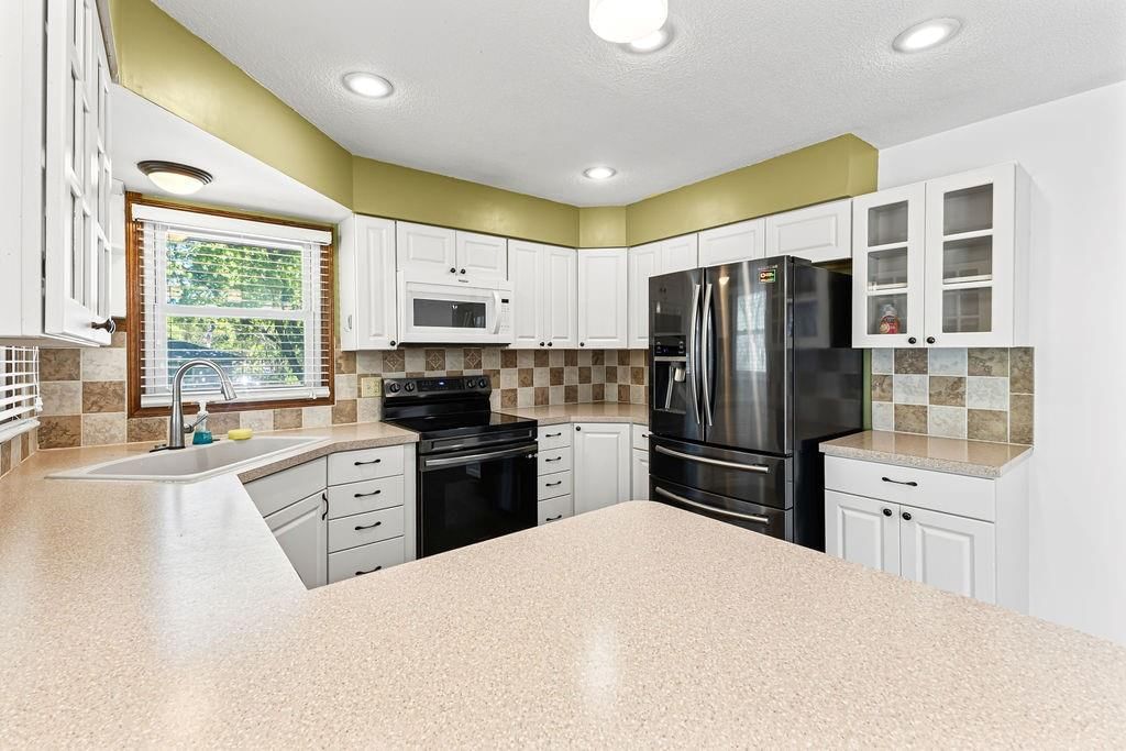 332 Lincoln Drive — photo 23
