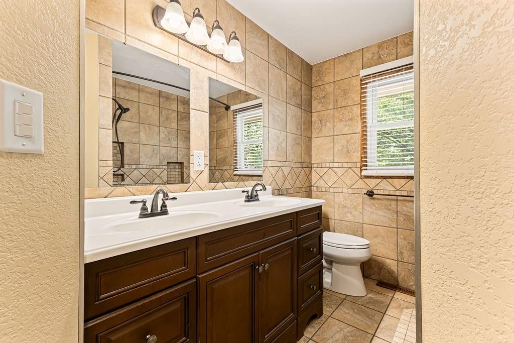 332 Lincoln Drive — photo 37