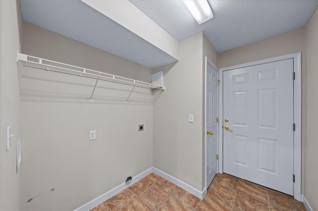 7127 Meadow View Street — photo 23