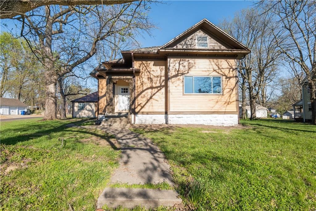 903 S Grand Avenue — photo 38