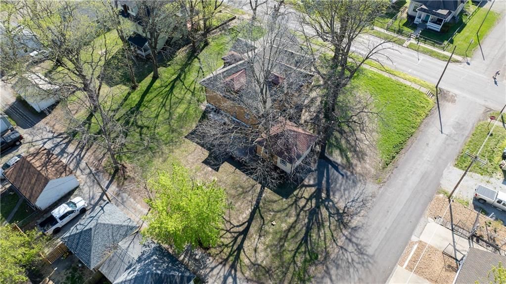 903 S Grand Avenue — photo 49