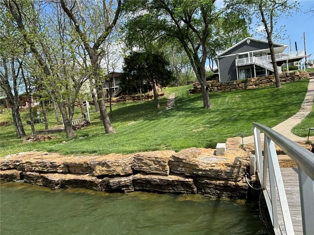 Photo 18 of 36 - 842 195th Street, Fort Scott, KS 66701