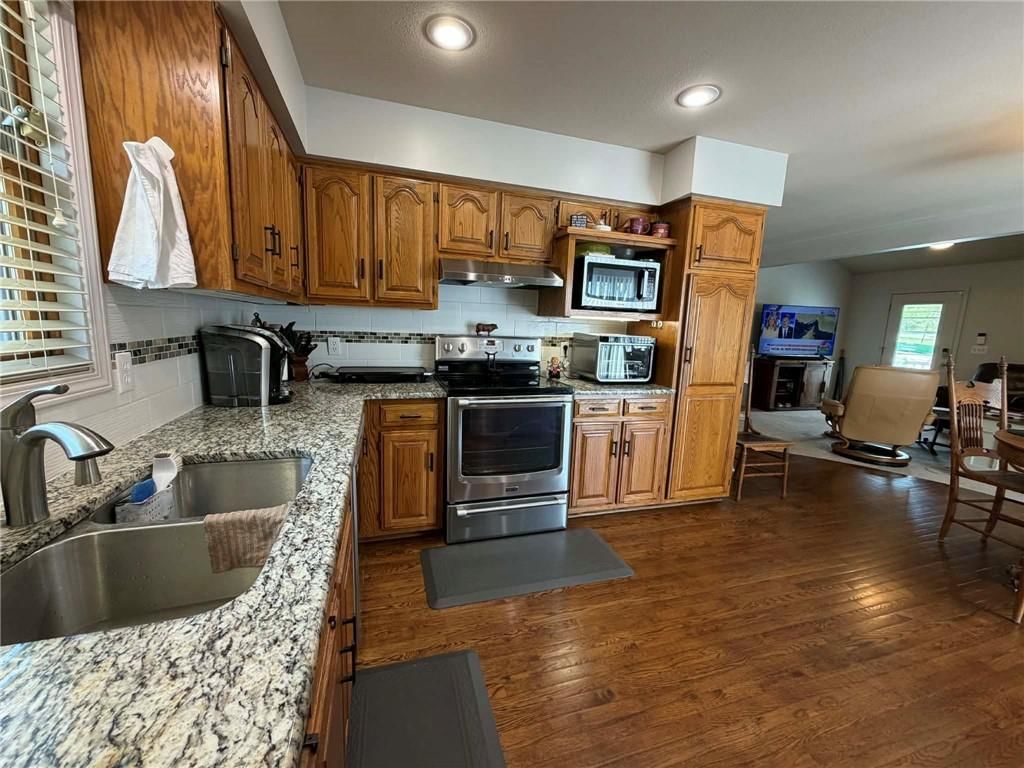 Photo 23 of 36 - 842 195th Street, Fort Scott, KS 66701