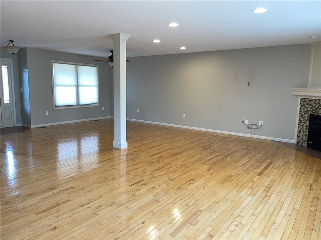 1104 Tamarisk Drive — photo 4