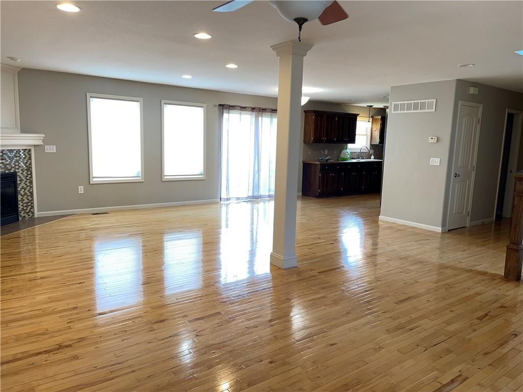 1104 Tamarisk Drive — photo 5