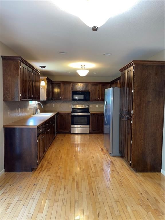 1104 Tamarisk Drive — photo 7