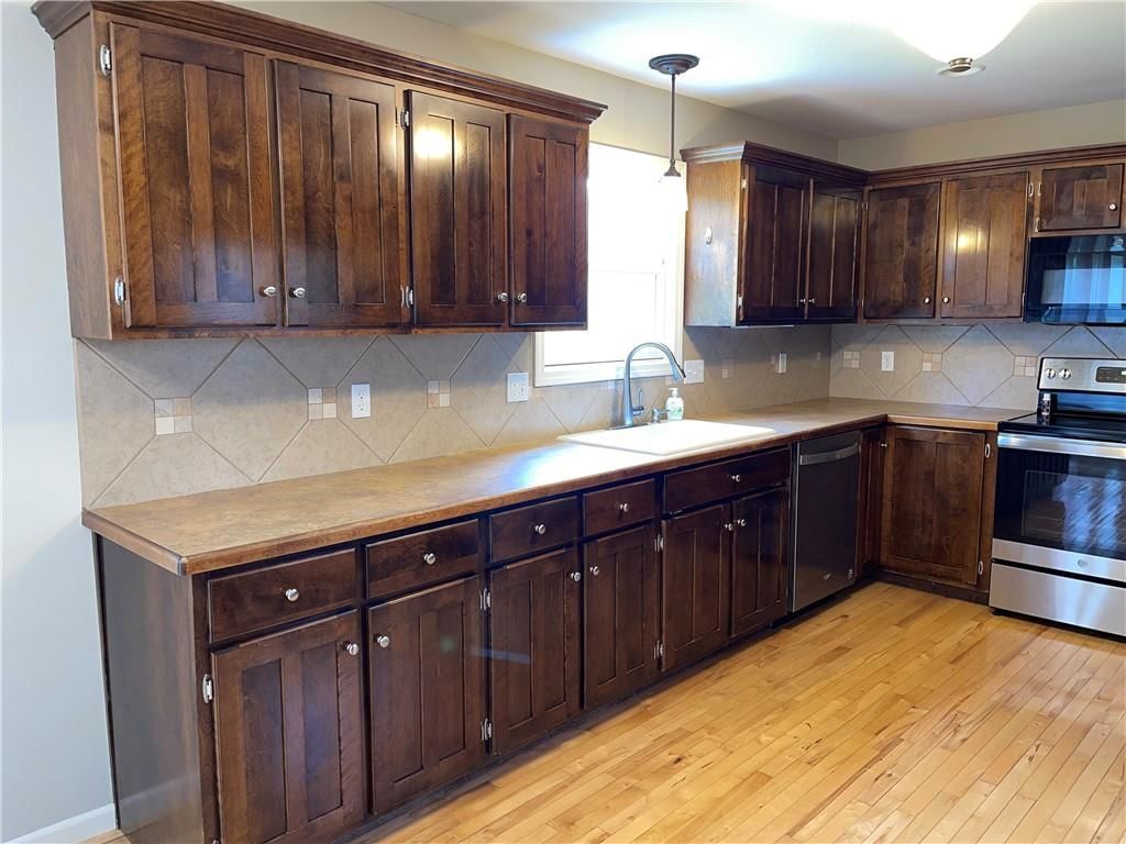 1104 Tamarisk Drive — photo 8