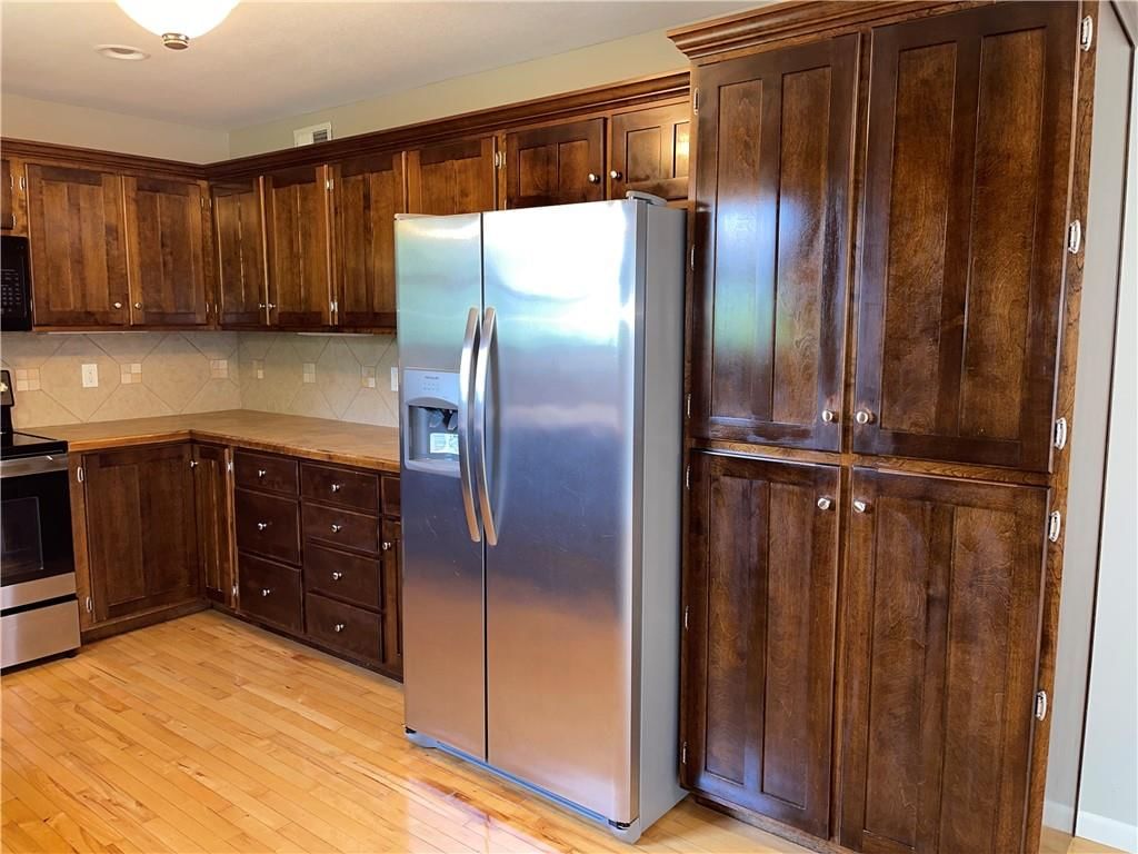 1104 Tamarisk Drive — photo 9