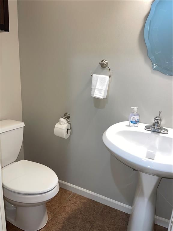 1104 Tamarisk Drive — photo 10