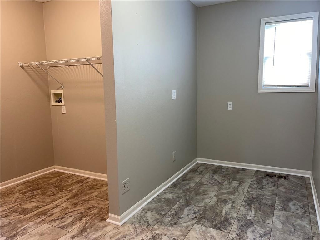 1104 Tamarisk Drive — photo 11