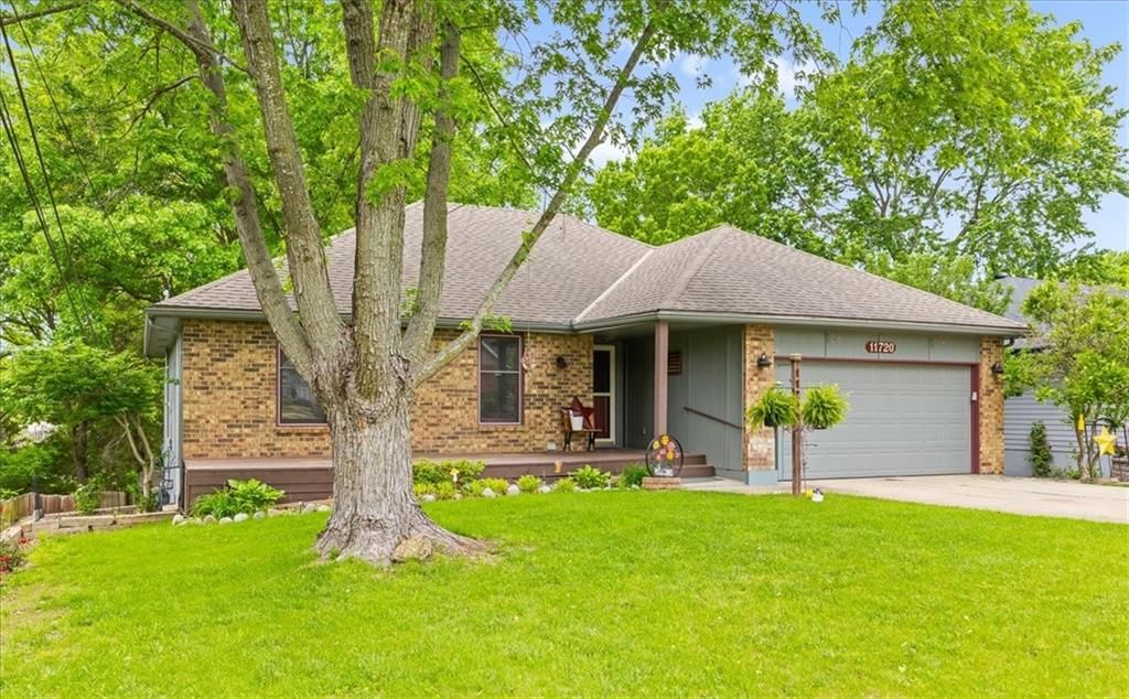 11720 Troost Avenue — photo 2