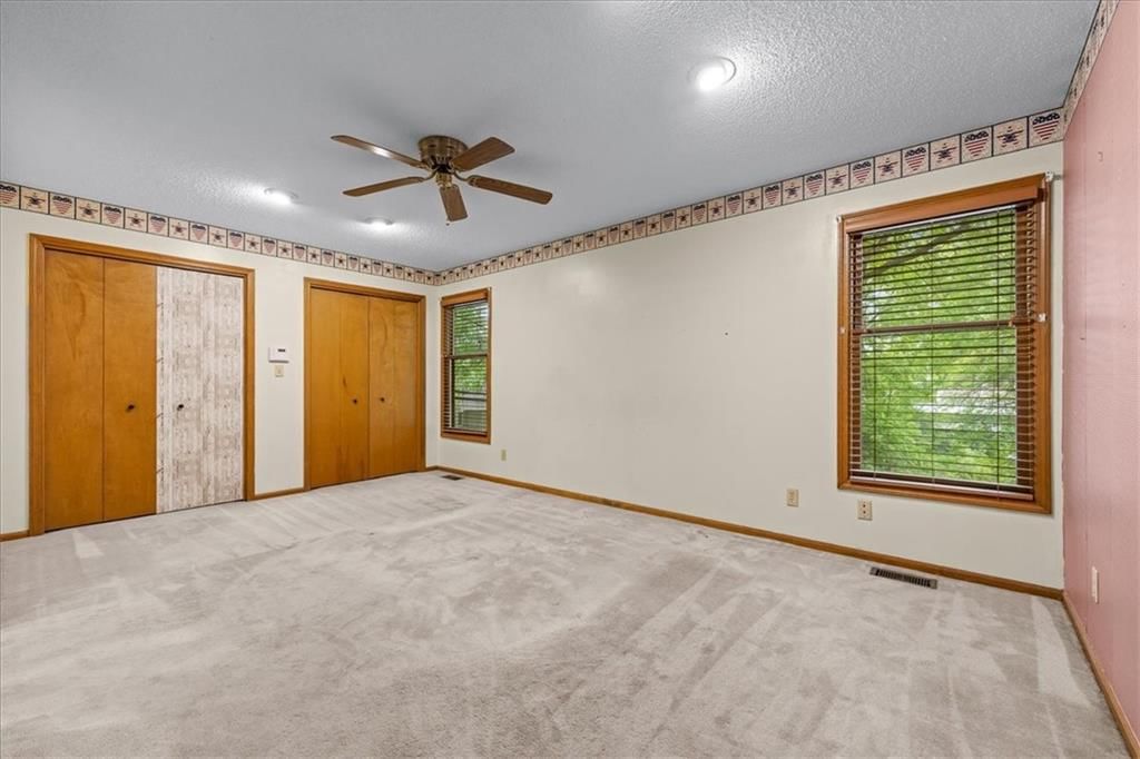 11720 Troost Avenue — photo 10