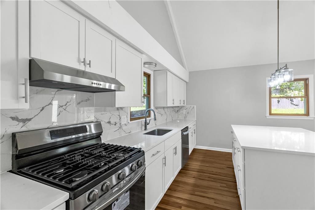 14842 W 90th Terrace — photo 8