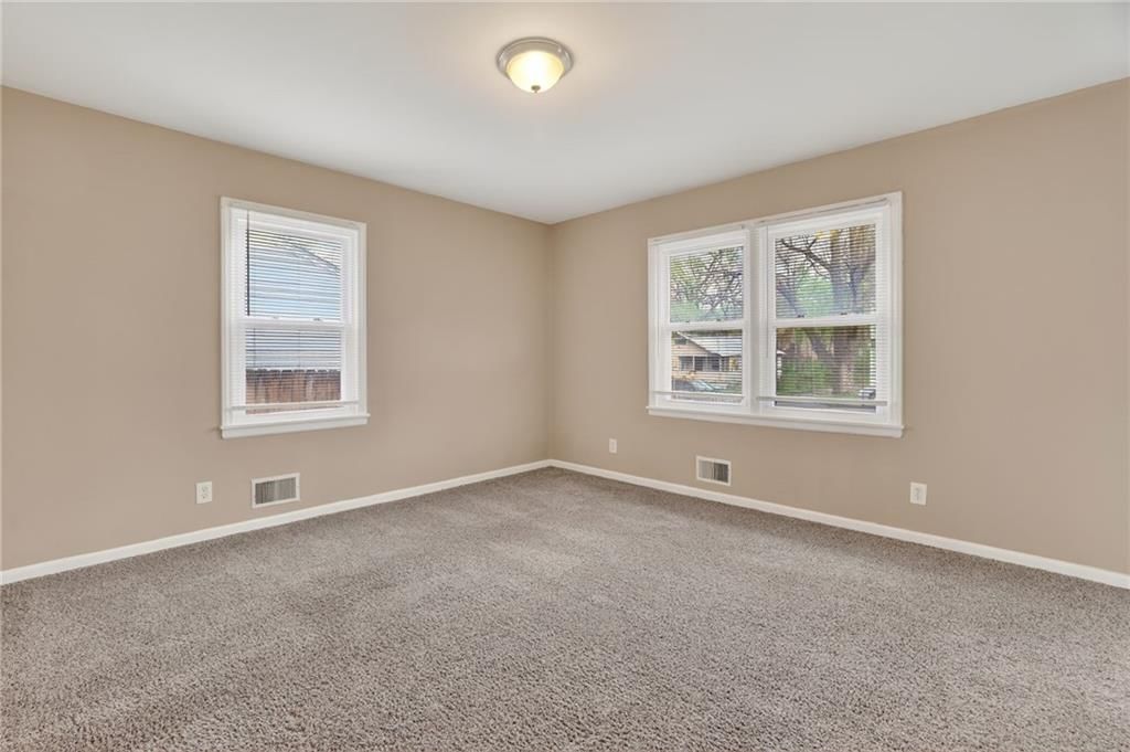 5842 Bellefontaine Avenue — photo 16