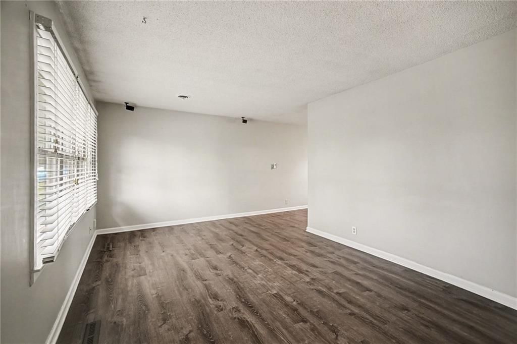 608 NE 67th Street — photo 7