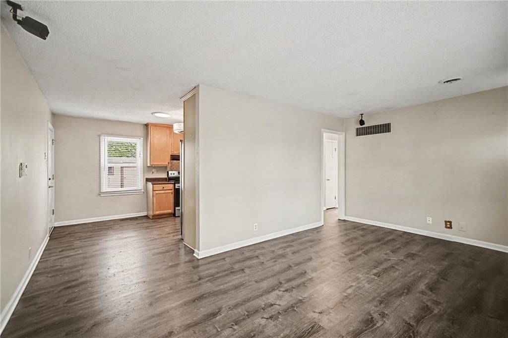 608 NE 67th Street — photo 8