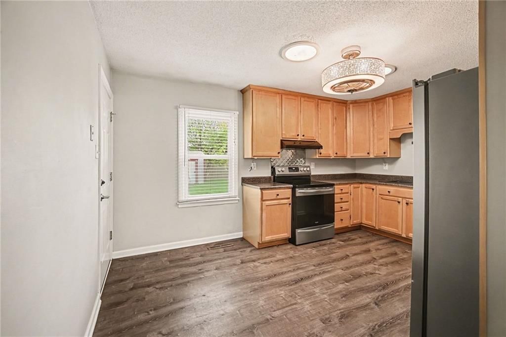 608 NE 67th Street — photo 9